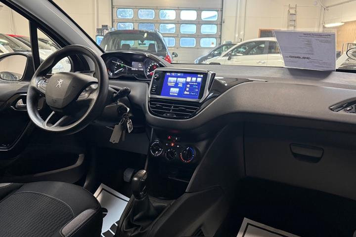 Grøn Peugeot 208 fra 2016