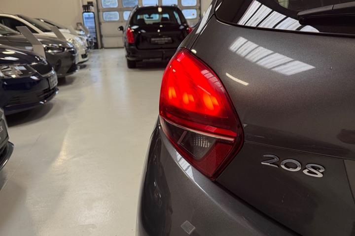 Grøn Peugeot 208 fra 2016