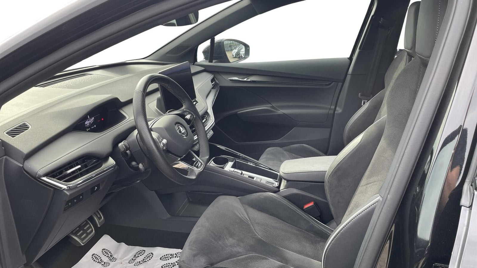 Sort Skoda Enyaq fra 2022