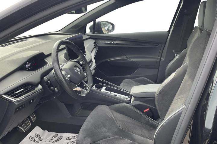 Sort Skoda Enyaq fra 2022