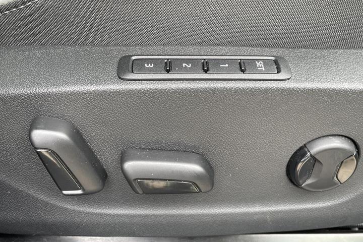 Sort Skoda Enyaq fra 2022
