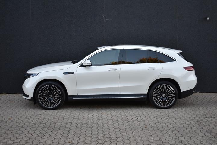 Hvid Mercedes EQC400 fra 2021