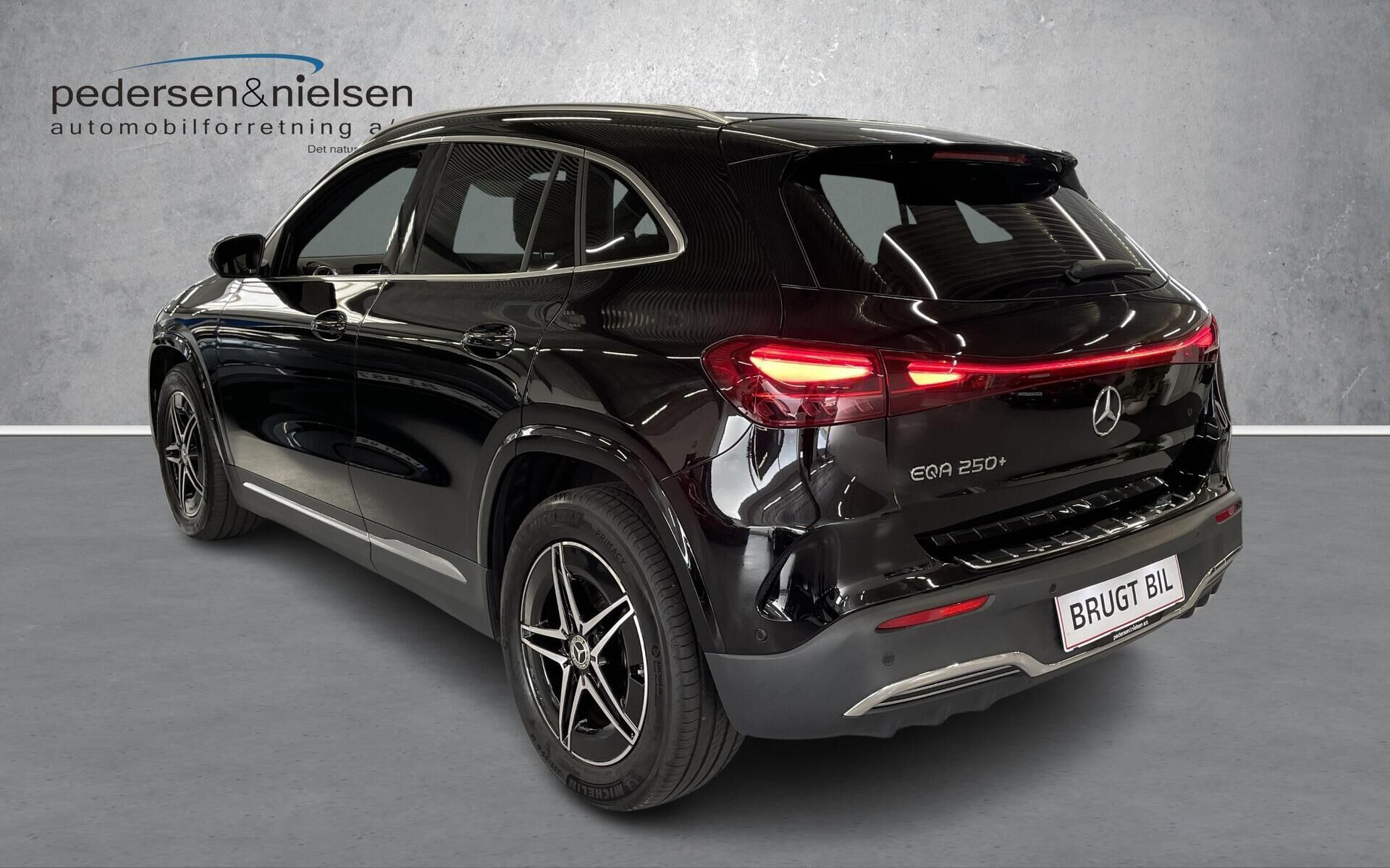 Sort Mercedes EQA250+ fra 2024