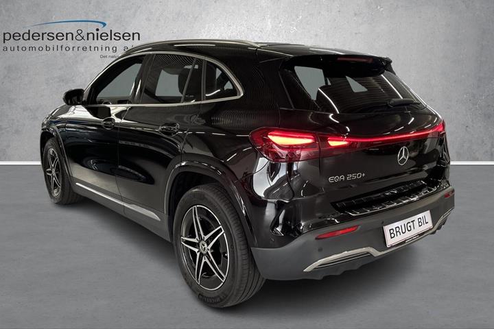Sort Mercedes EQA250+ fra 2024