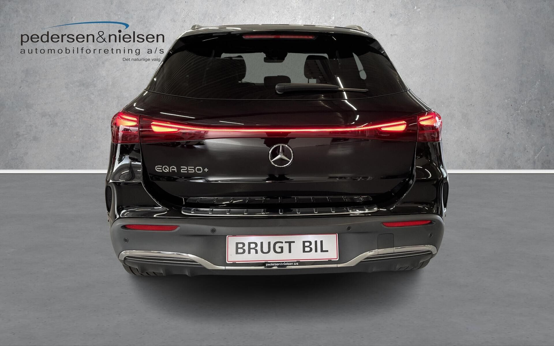 Sort Mercedes EQA250+ fra 2024