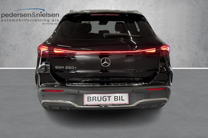 Sort Mercedes EQA250+ fra 2024