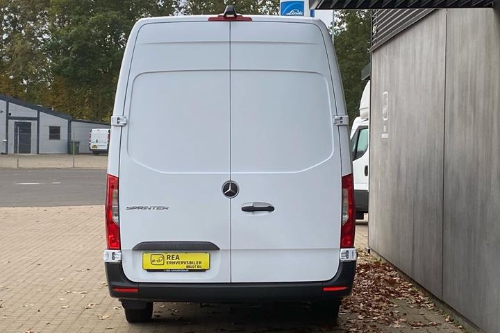 Hvid Mercedes Sprinter fra 2022