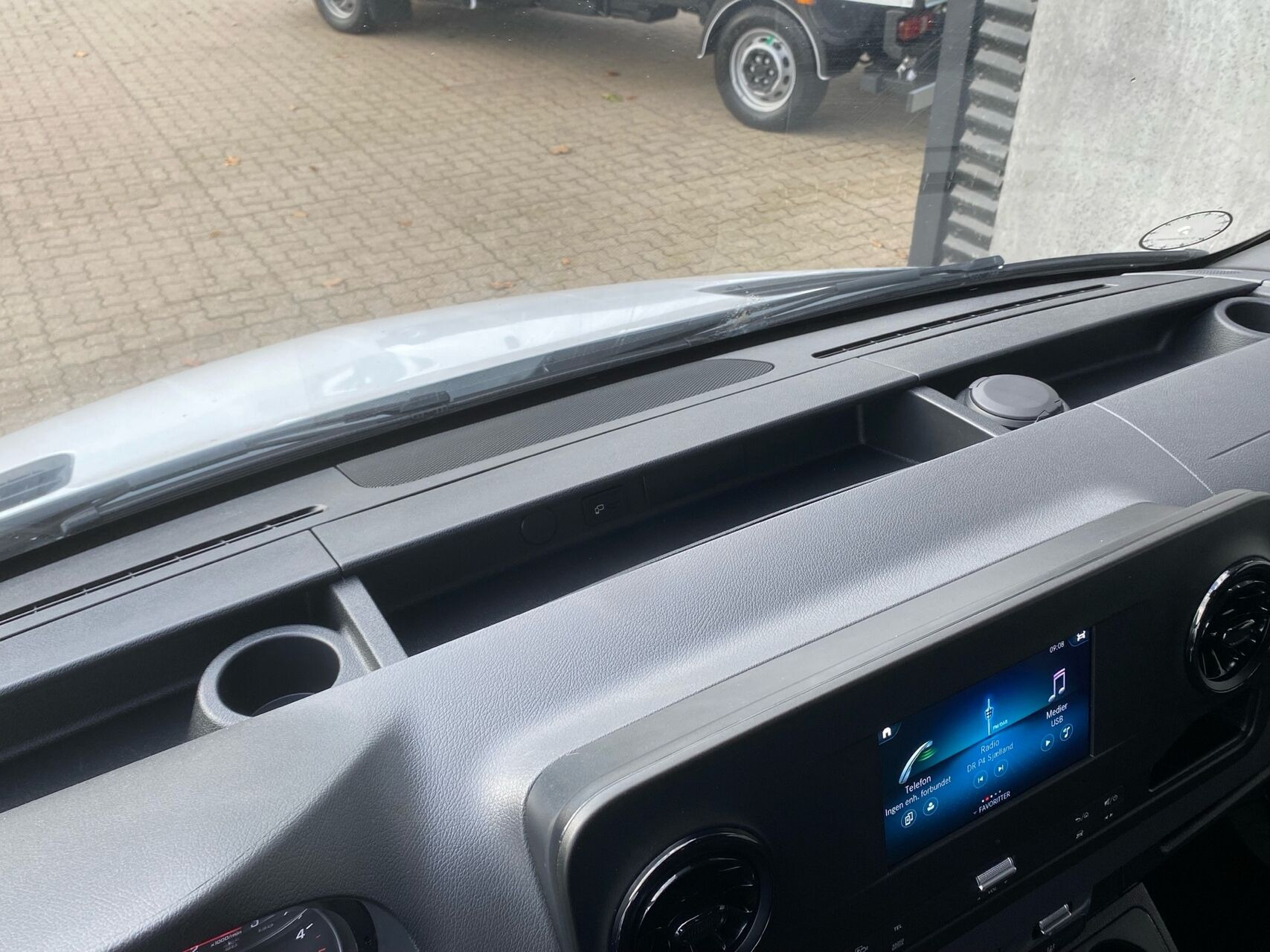 Hvid Mercedes Sprinter fra 2022