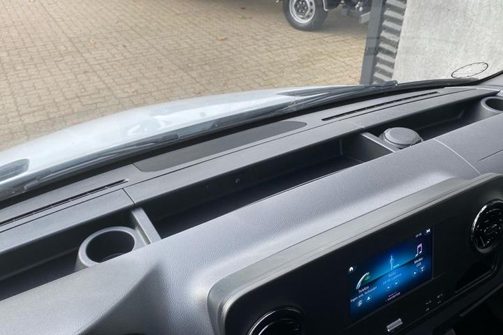 Hvid Mercedes Sprinter fra 2022