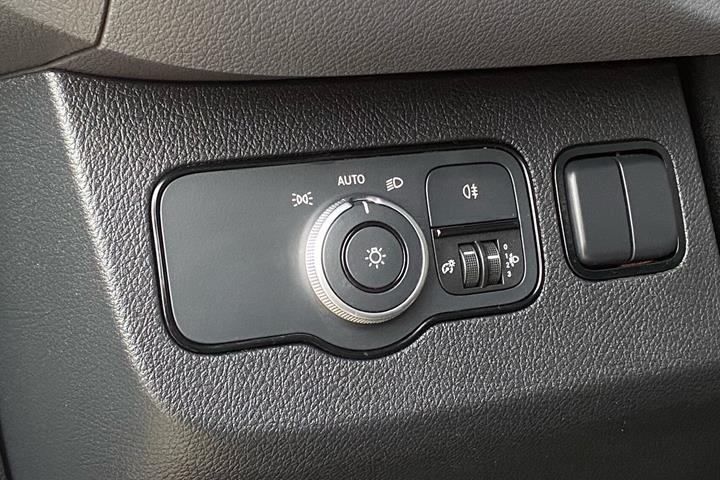 Hvid Mercedes Sprinter fra 2022
