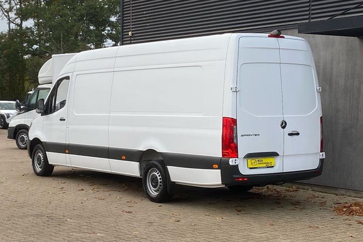 Hvid Mercedes Sprinter fra 2022
