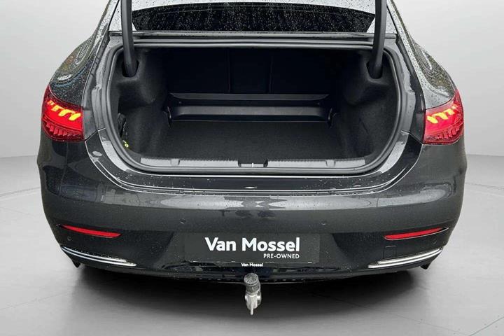 Grå Mercedes EQE350+ fra 2025