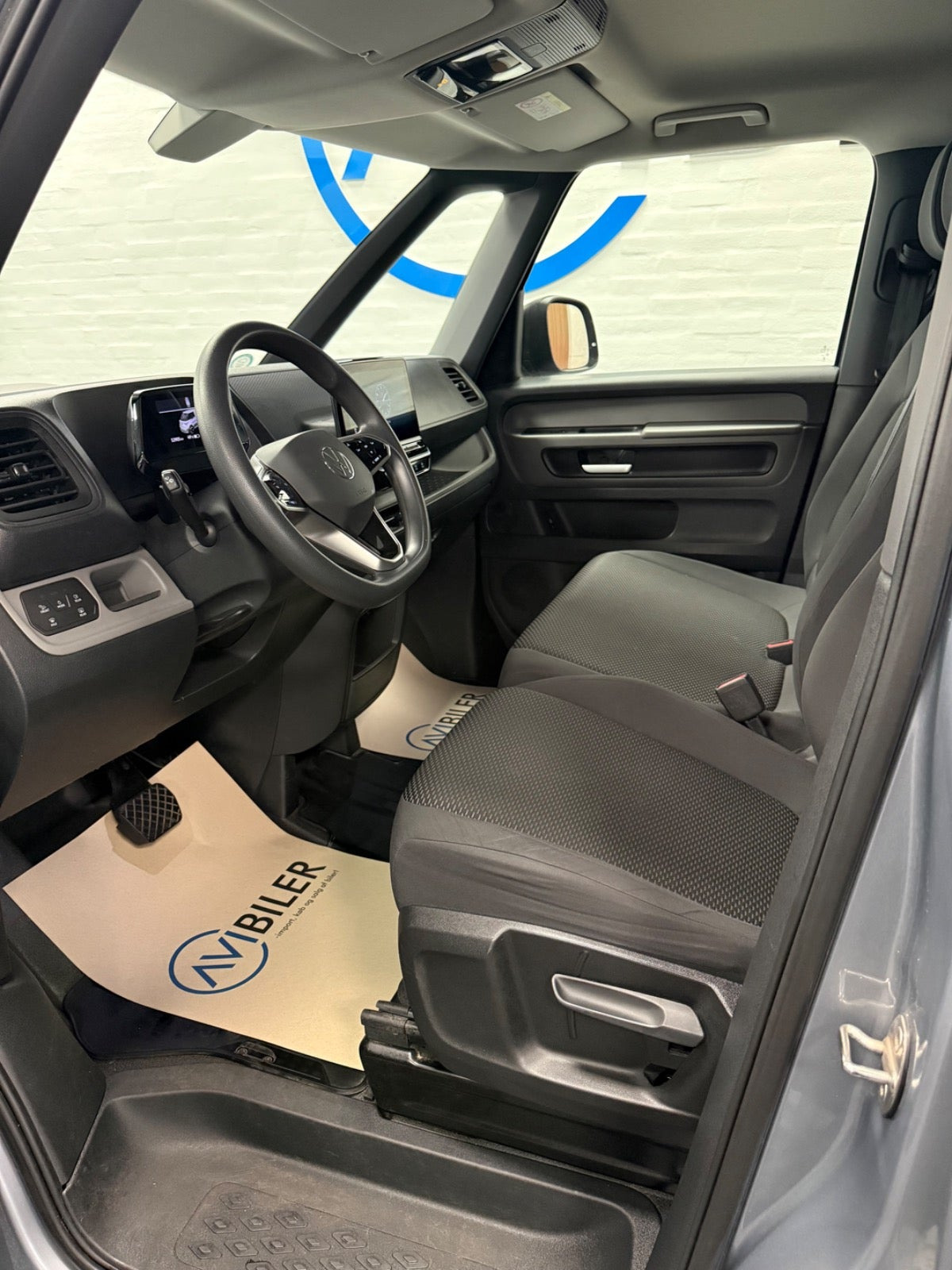Grå VW ID.Buzz fra 2024