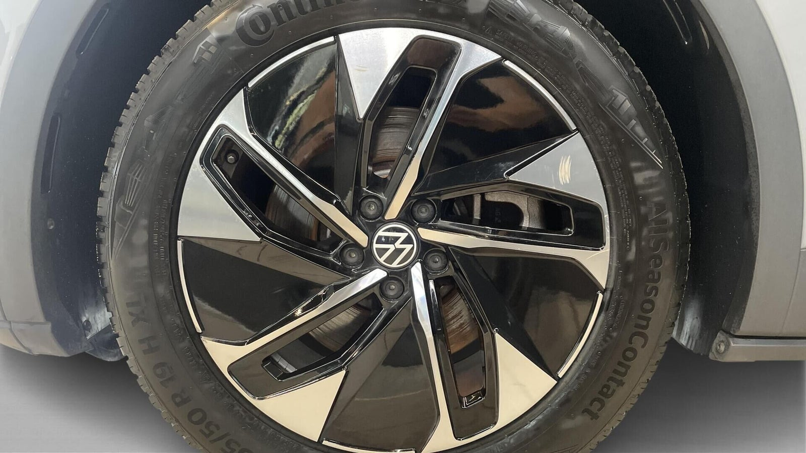 Grå VW ID.4 fra 2023