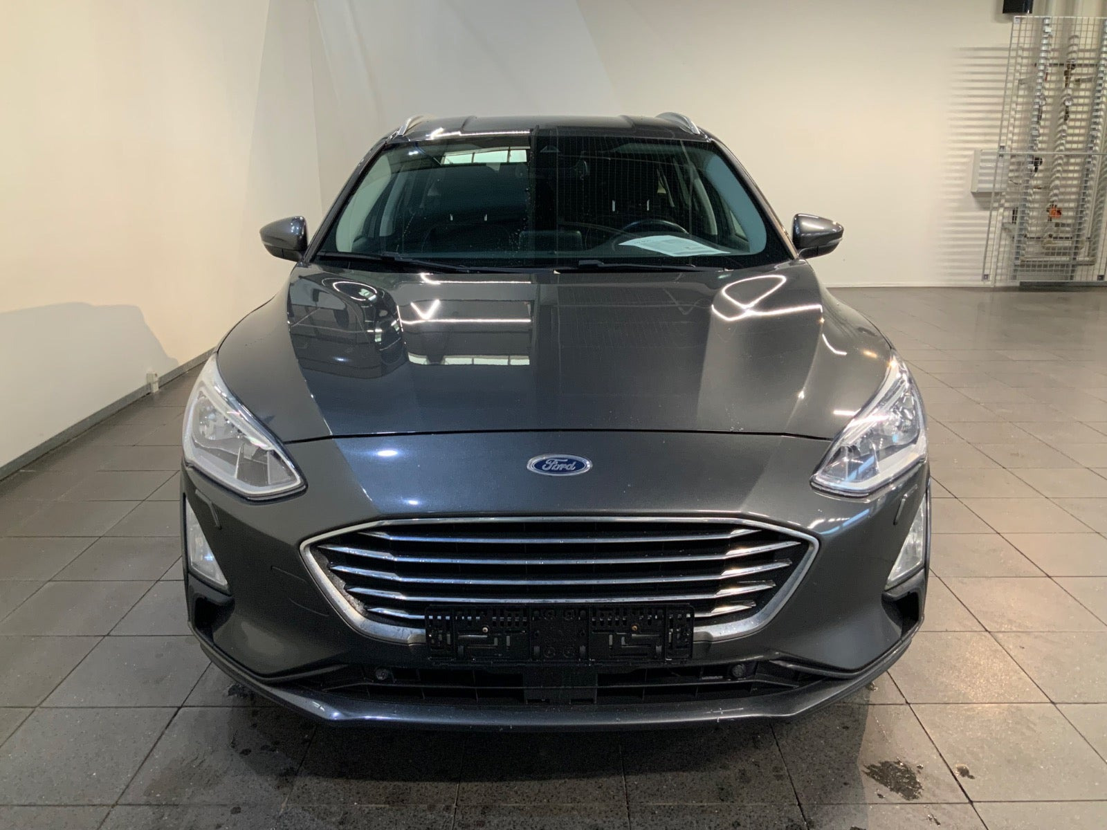 Grå Ford Focus fra 2019