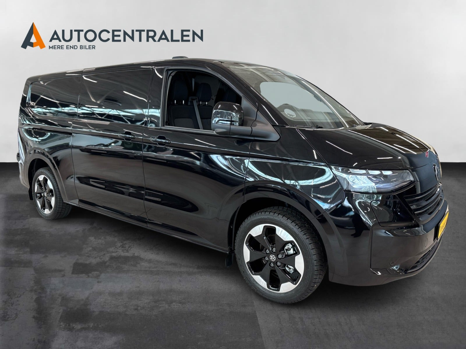 Sort VW e-Transporter fra 2025