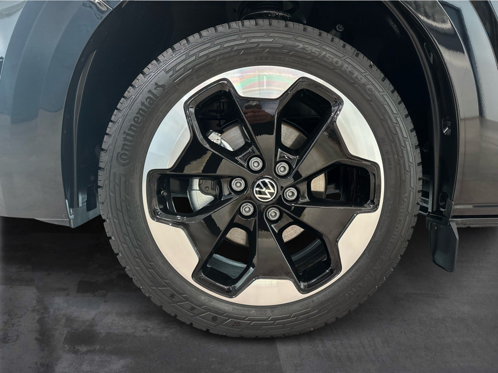 Sort VW e-Transporter fra 2025