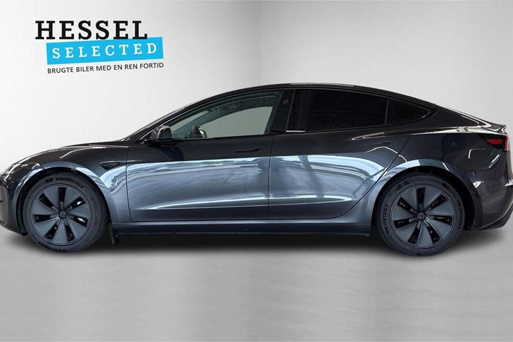 Sort Tesla Model 3 fra 2023