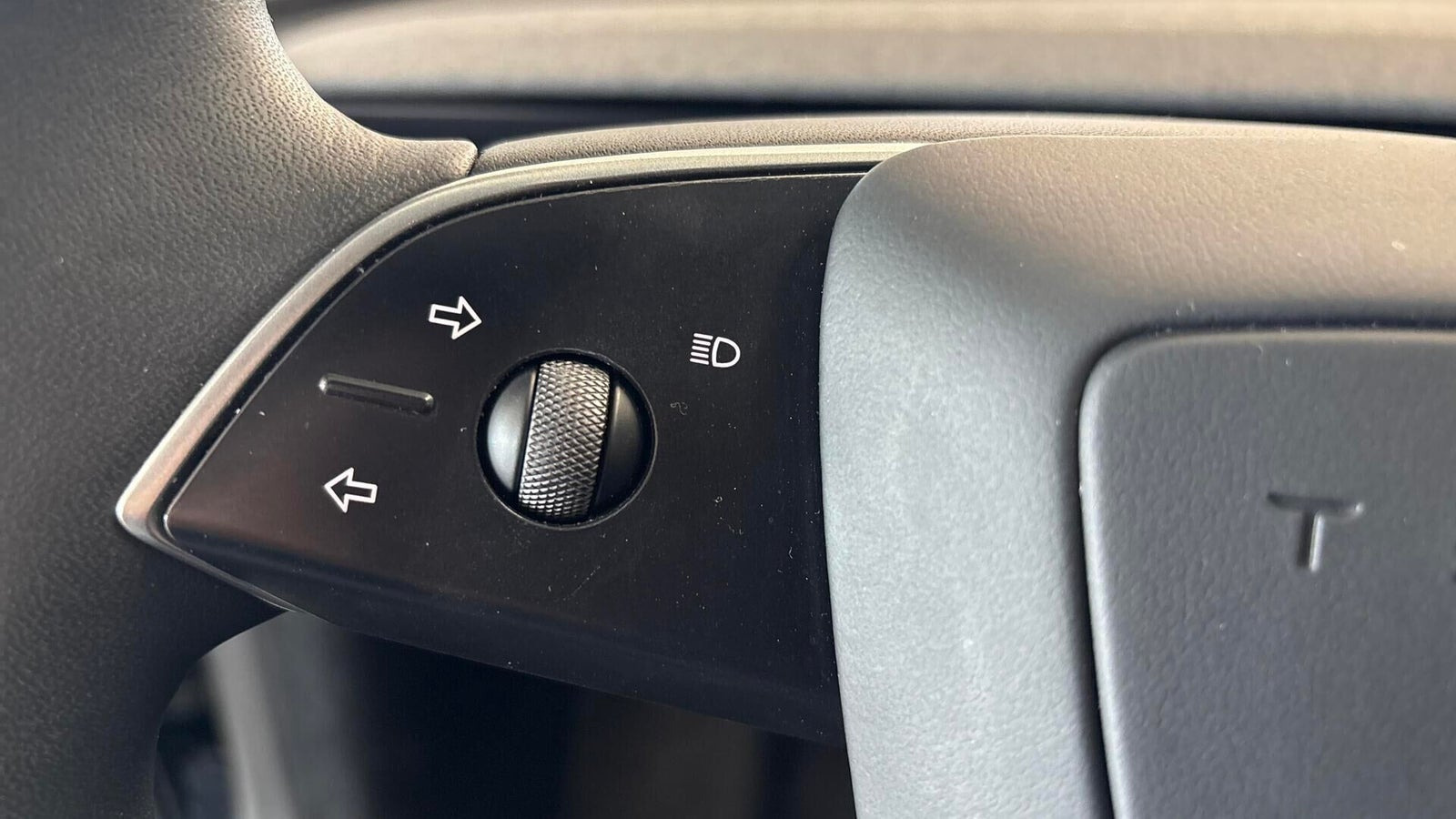 Sort Tesla Model 3 fra 2023