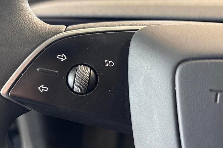 Sort Tesla Model 3 fra 2023