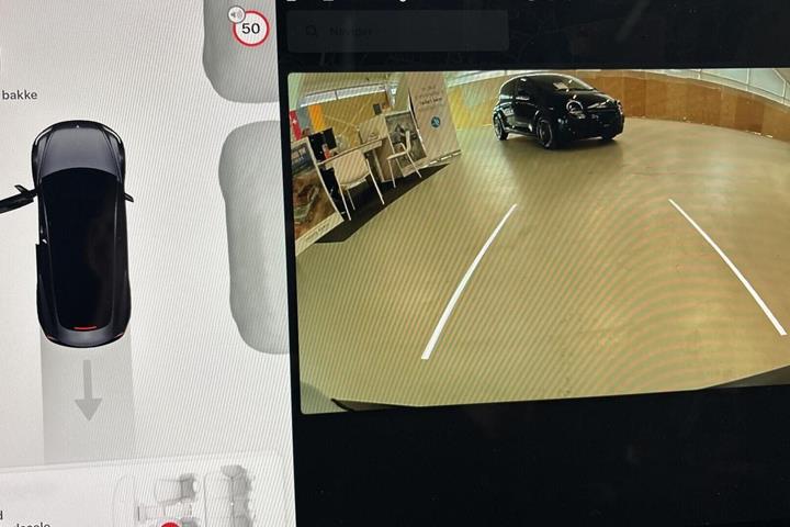 Sort Tesla Model 3 fra 2023