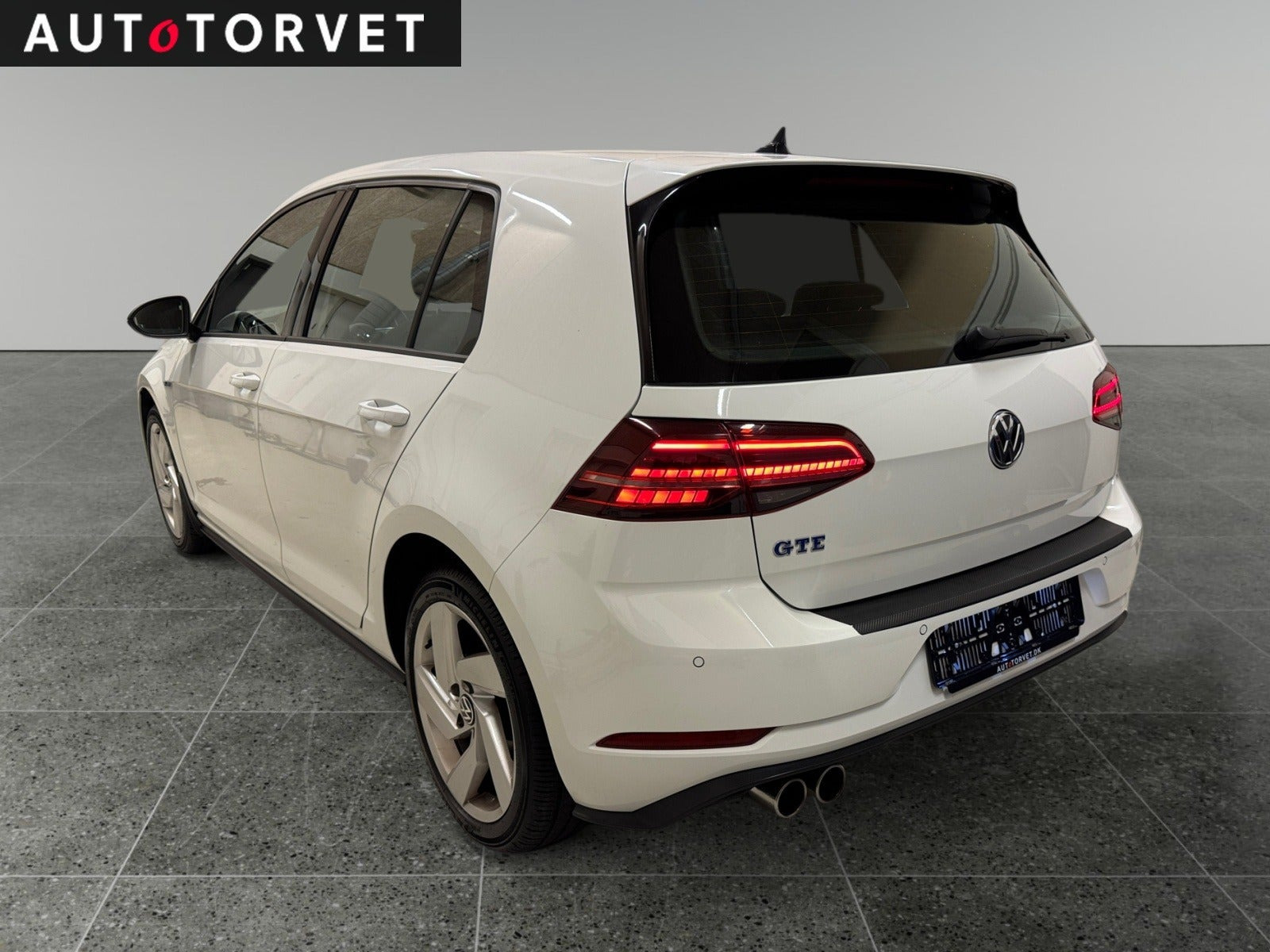 Hvid VW Golf VII fra 2020