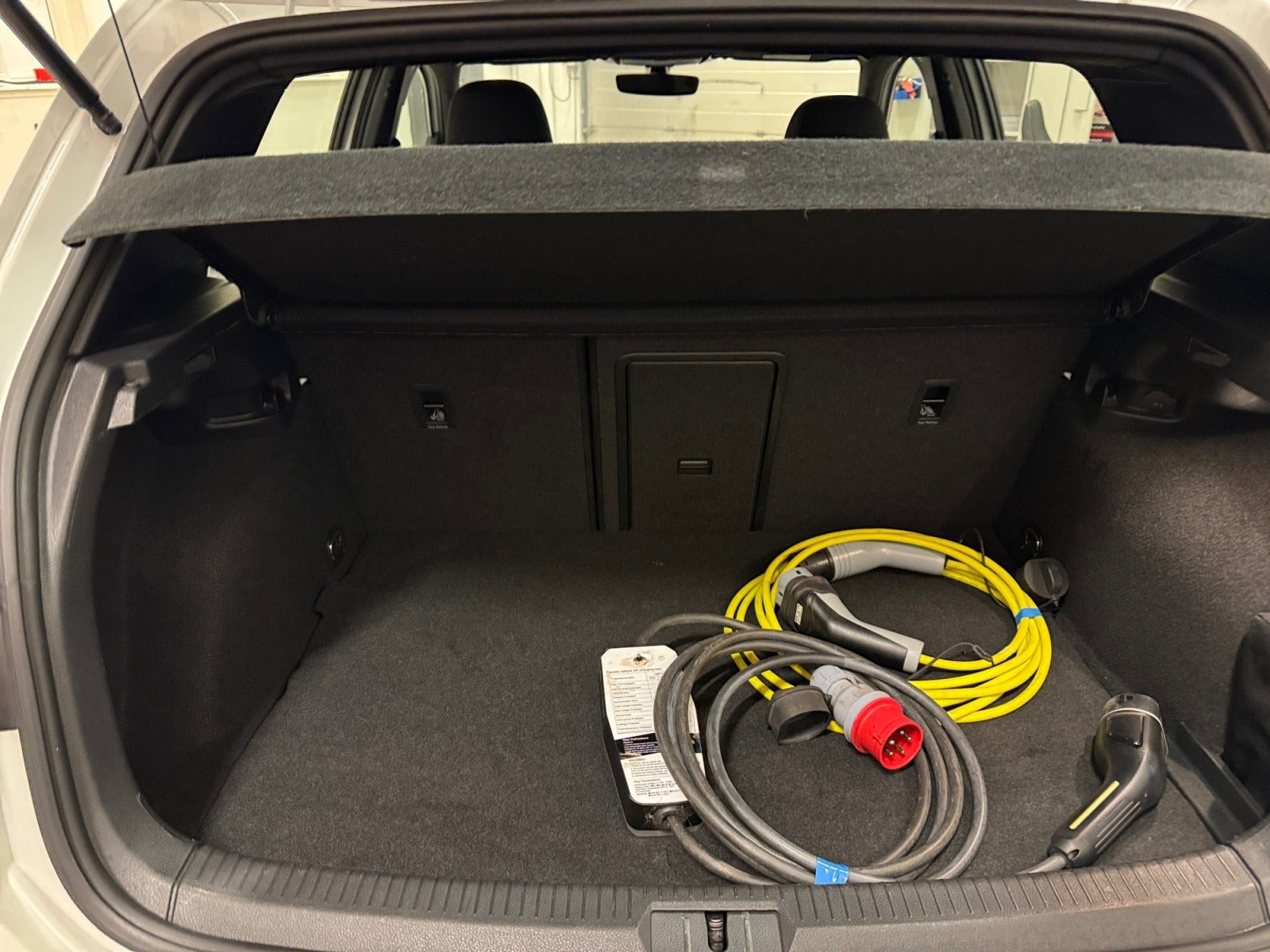Hvid VW Golf VII fra 2020