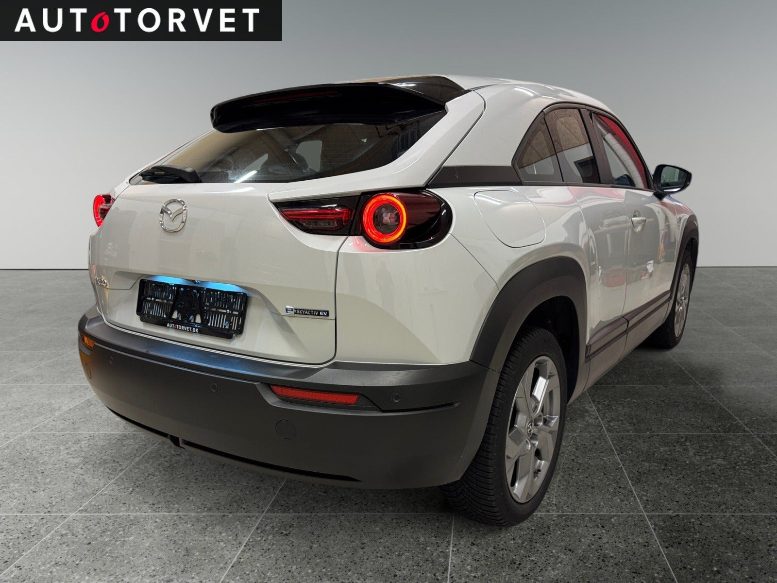 Hvid Mazda MX-30 fra 2022