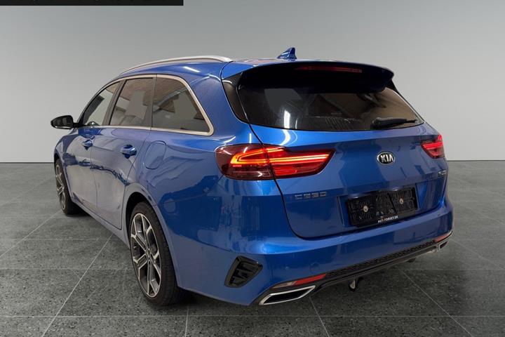 Blå Kia Ceed fra 2021
