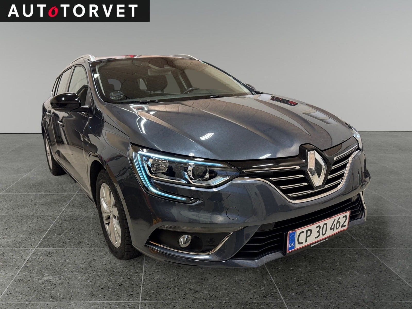 Grå Renault Megane IV fra 2019