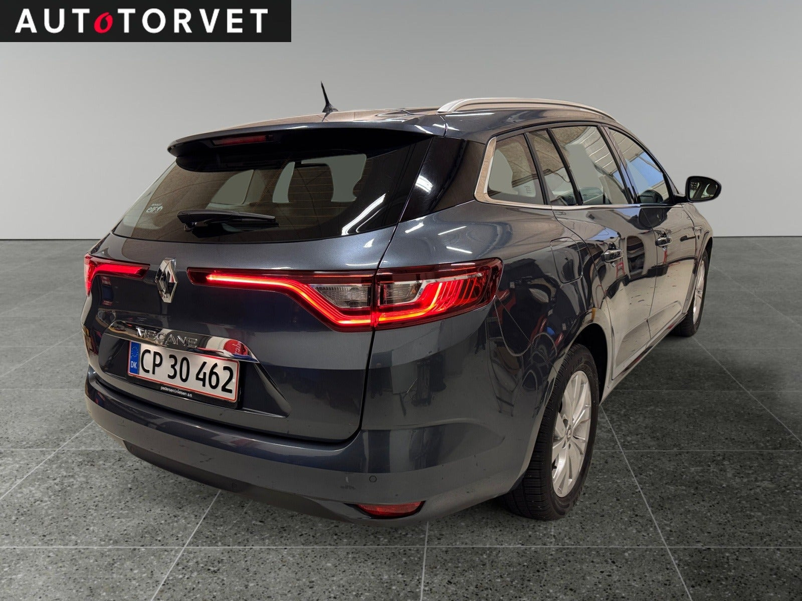 Grå Renault Megane IV fra 2019
