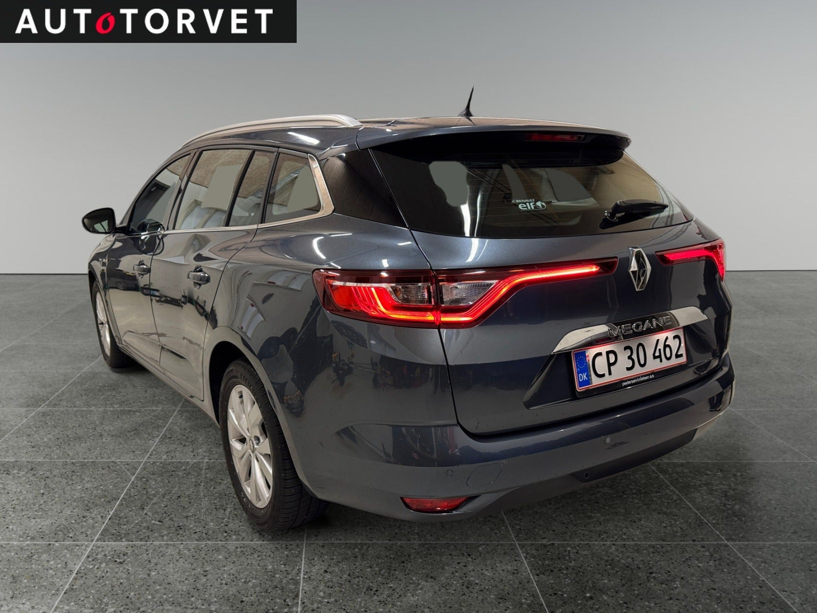 Grå Renault Megane IV fra 2019