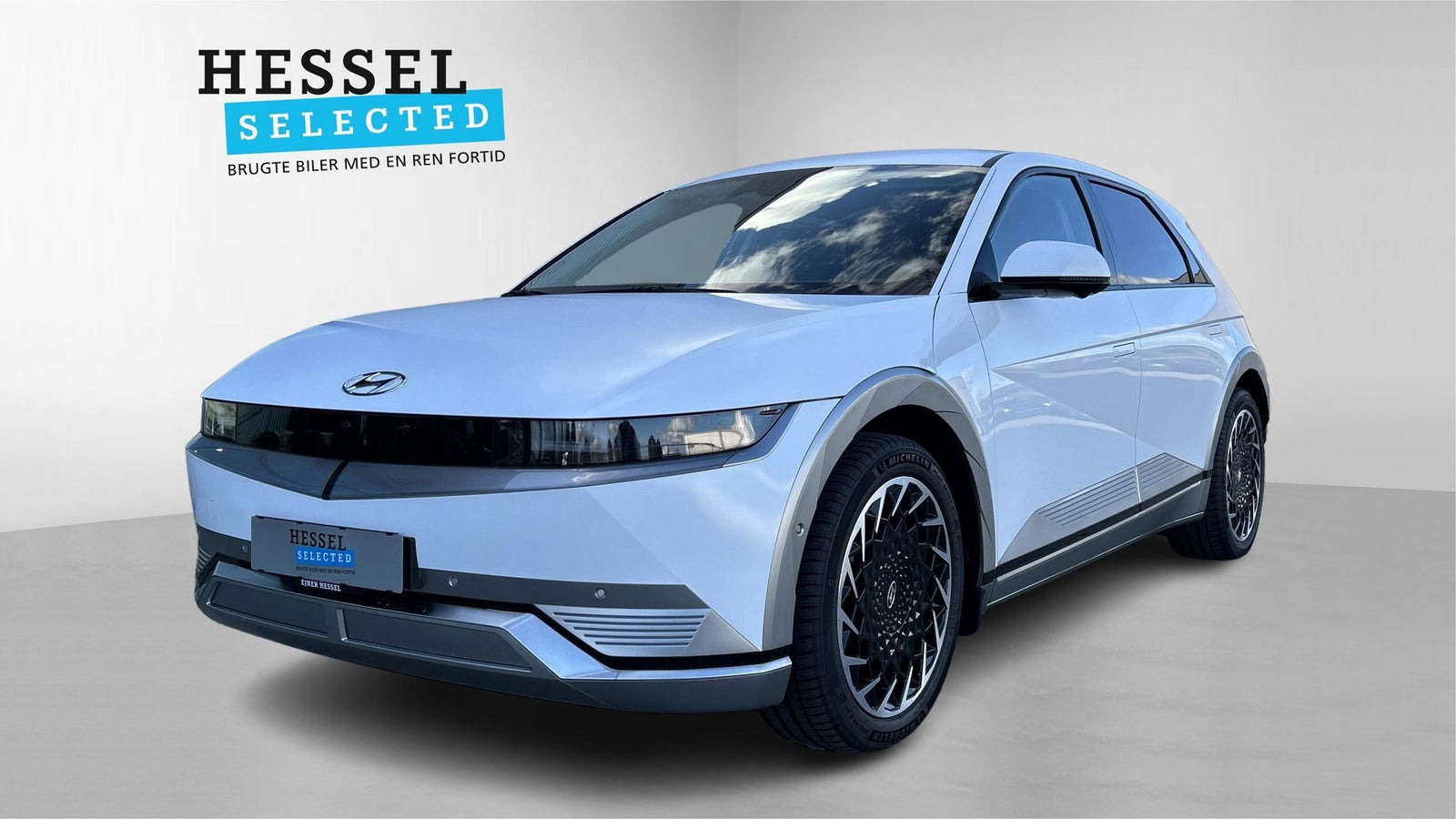 Hvid Hyundai Ioniq 5 fra 2024 set udefra
