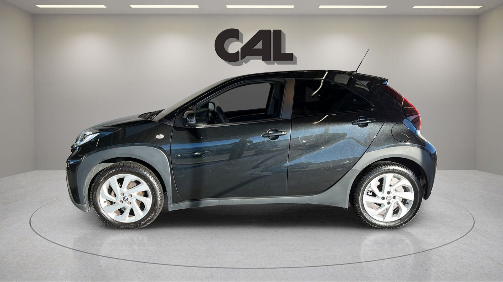 Grå Toyota Aygo X fra 2024