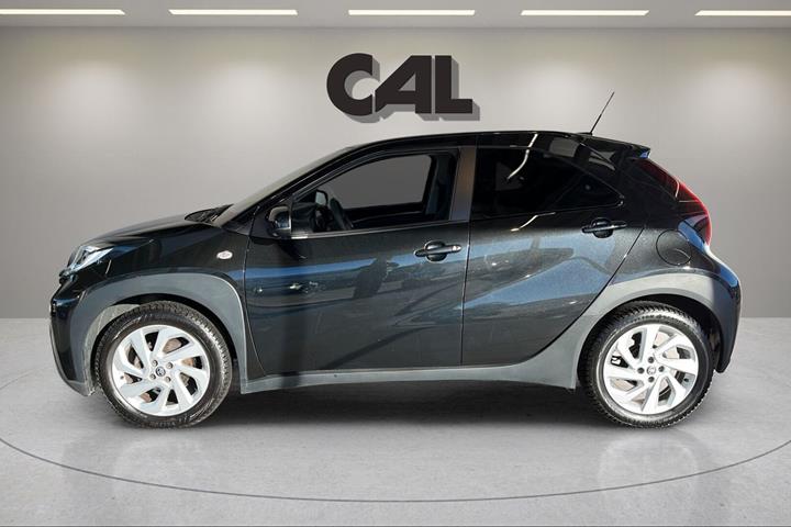 Grå Toyota Aygo X fra 2024