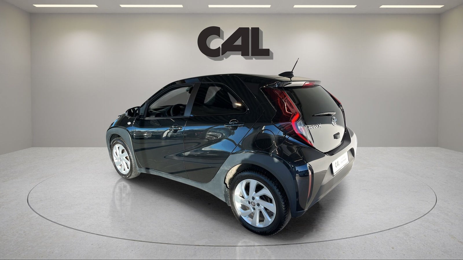 Grå Toyota Aygo X fra 2024