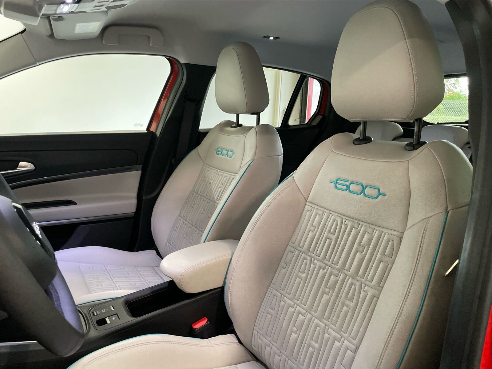 Orange Fiat 600e fra 2024