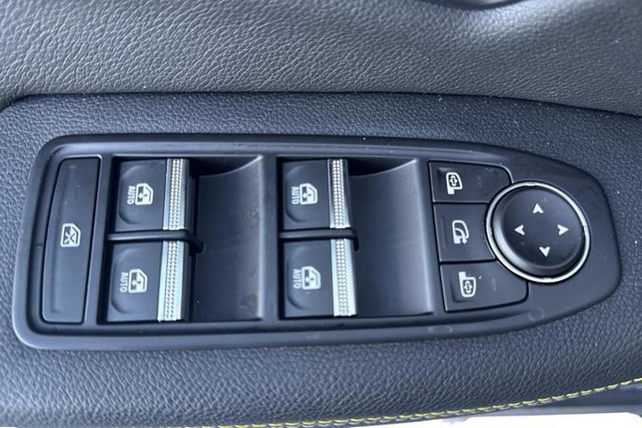 Sort Renault Megane E-Tech fra 2025