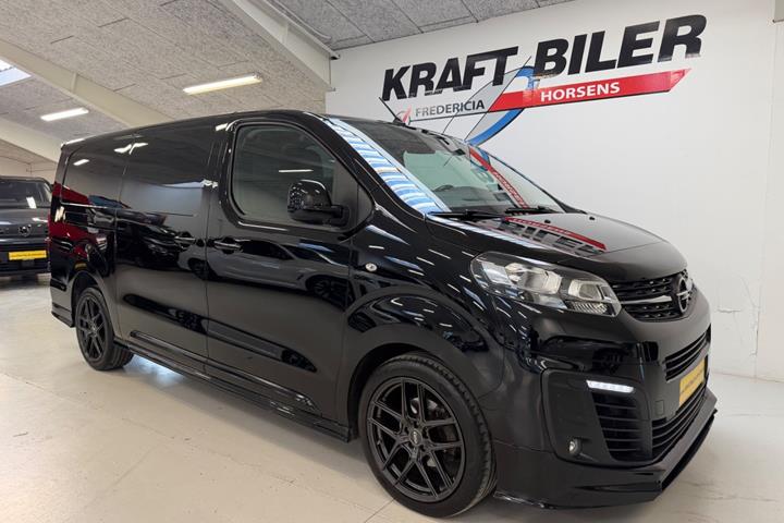 Sort Opel Vivaro fra 2021