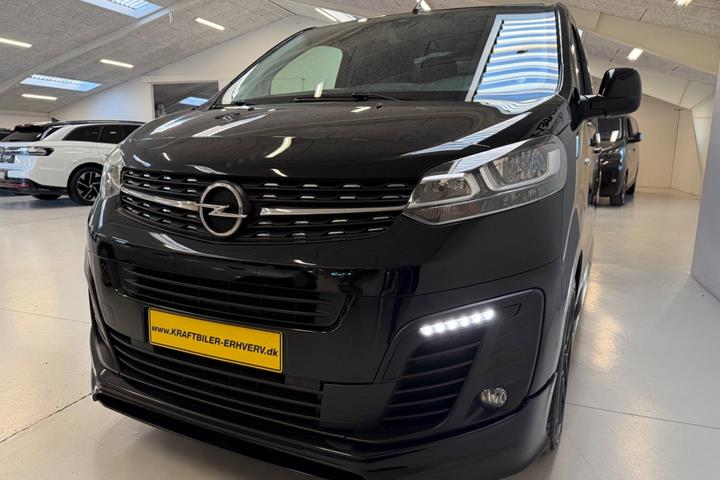 Sort Opel Vivaro fra 2021