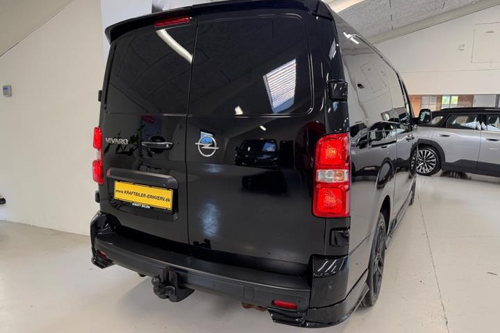 Sort Opel Vivaro fra 2021