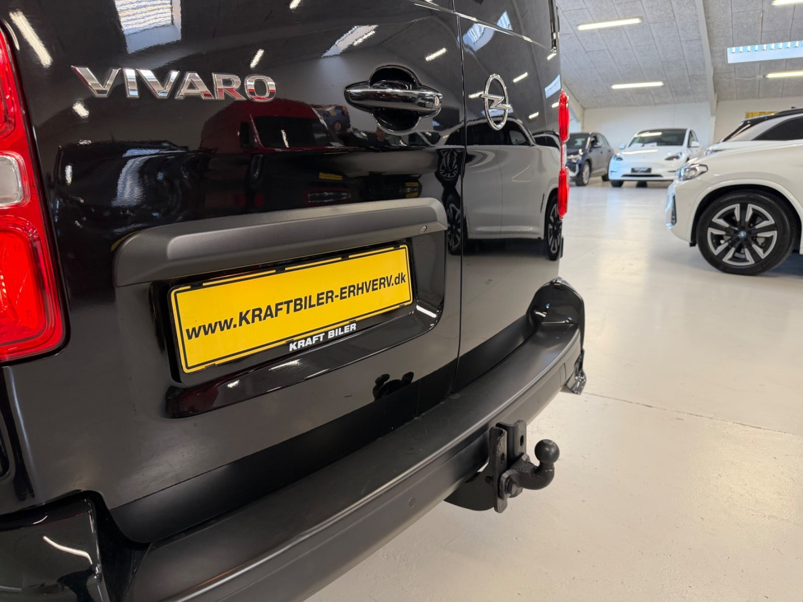 Sort Opel Vivaro fra 2021