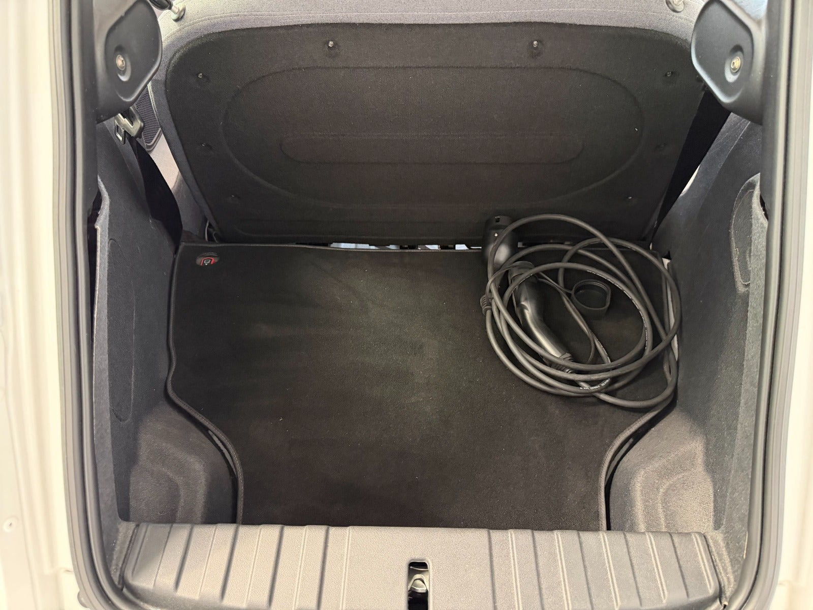 Hvid Micro Microlino fra 2023