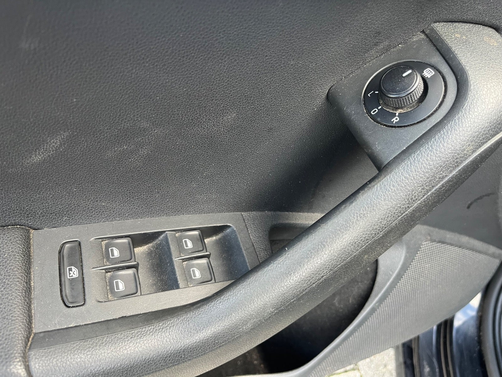 Sort Skoda Octavia fra 2014
