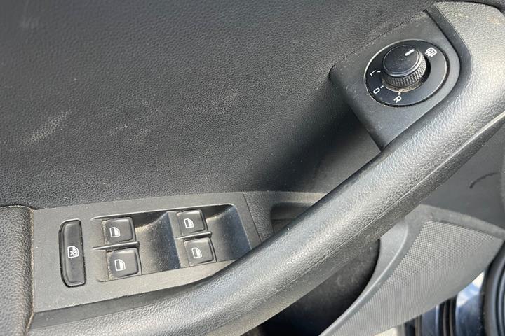 Sort Skoda Octavia fra 2014