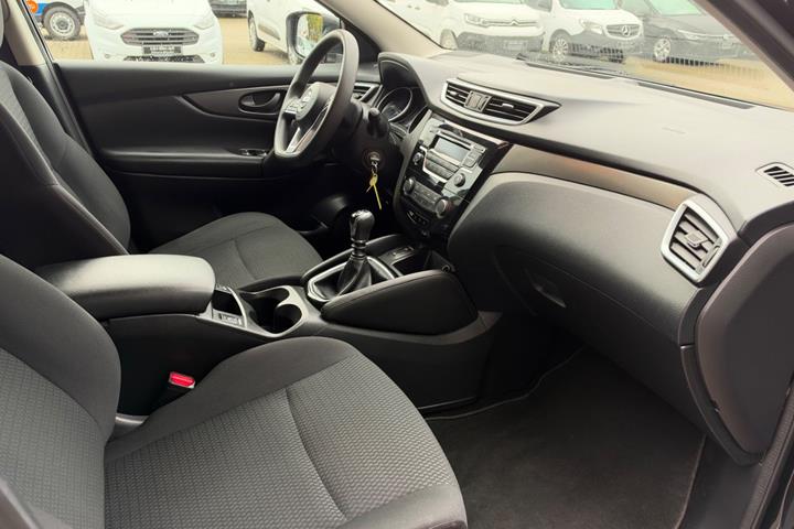 Sort Nissan Qashqai fra 2019