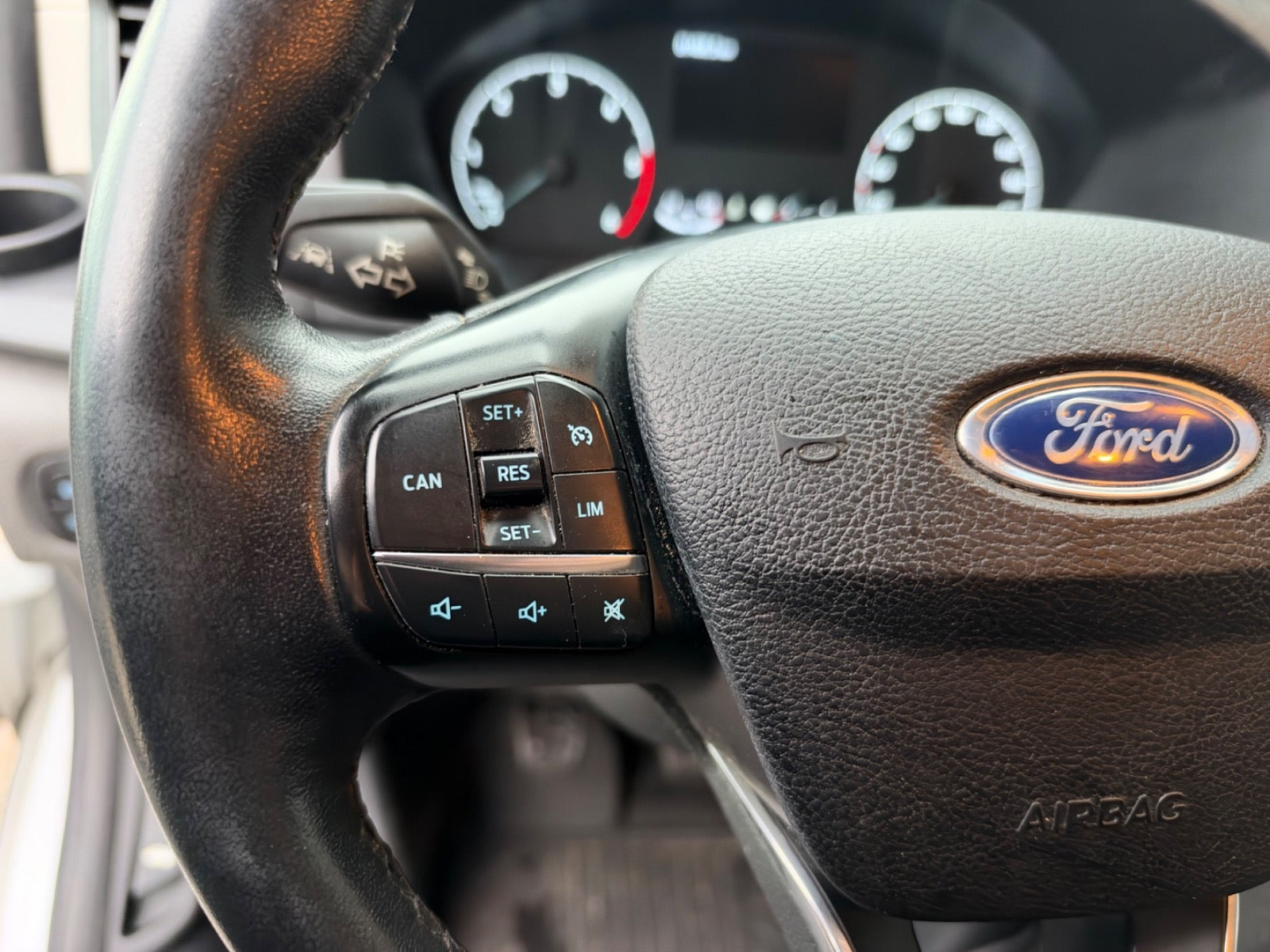 Hvid Ford Transit Custom 300 L2 fra 2022