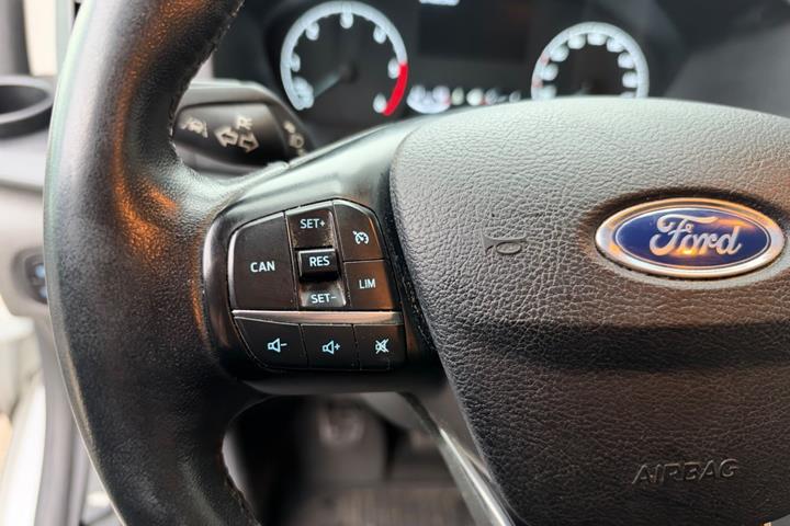 Hvid Ford Transit Custom 300 L2 fra 2022
