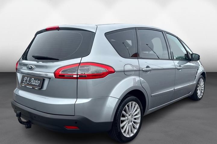 Sølv Ford S-MAX fra 2011