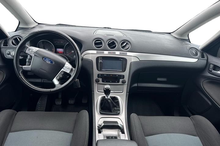 Sølv Ford S-MAX fra 2011